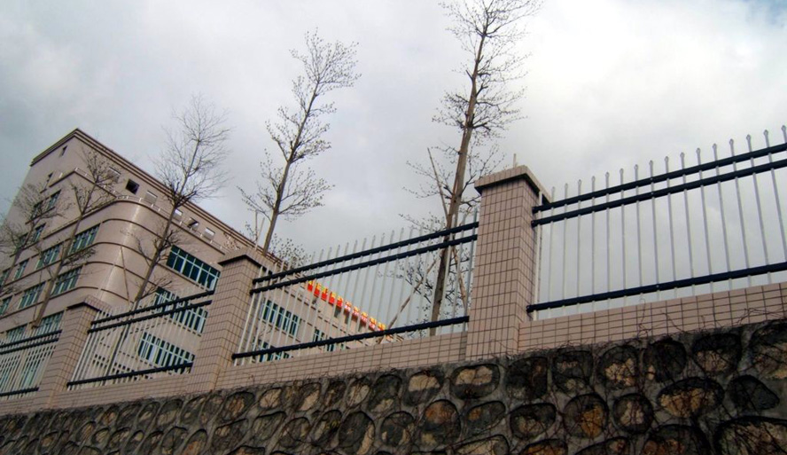 大强装饰工程：宜宾长宁专业护栏制作、服务范围宜宾市九县一区，地址：长宁县玉溪路154号，联系电话：15528998885